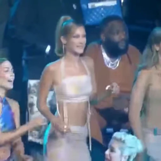 🩵 Стикер «Bella Hadid Белла Хадид» для Telegram