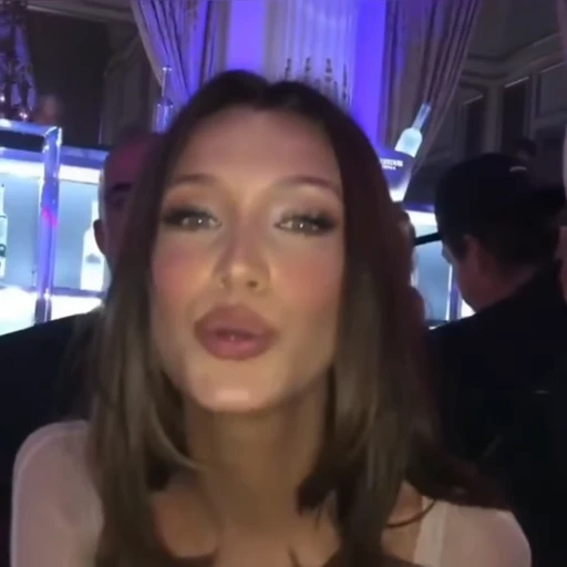 🩵 Стикер «Bella Hadid Белла Хадид» для Telegram