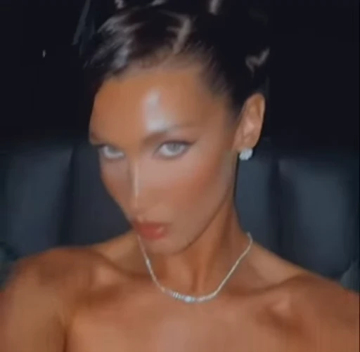 🩵 Стикер «Bella Hadid Белла Хадид» для Telegram