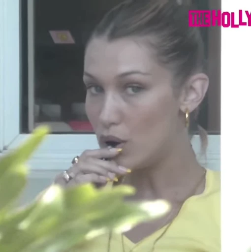 🩵 Стикер «Bella Hadid Белла Хадид» для Telegram