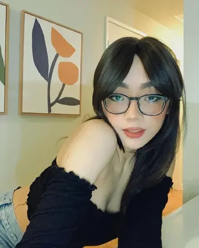 😄 Стикер «°best girls ~» для Telegram