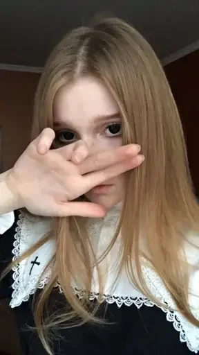 🫳 Стикер «°best girls ~» для Telegram