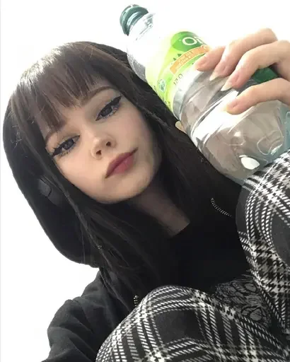 😏 Стикер «°best girls ~» для Telegram
