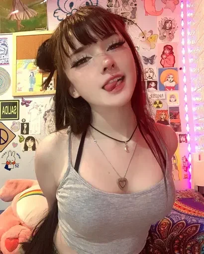 😋 Стикер «°best girls ~» для Telegram