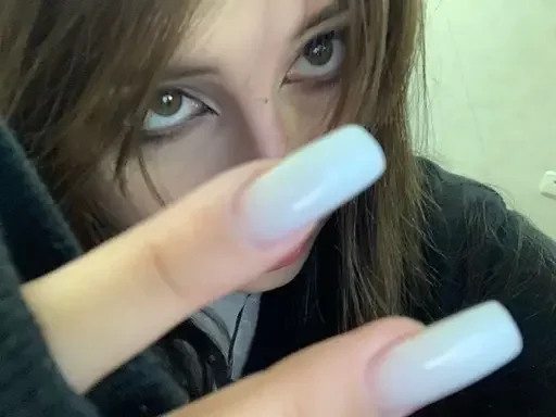 💅 Стикер «°best girls ~» для Telegram