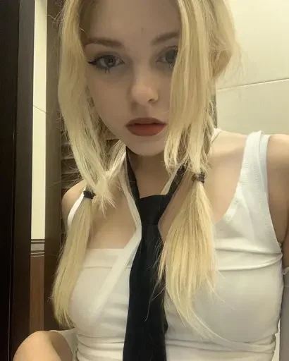 😐 Стикер «°best girls ~» для Telegram