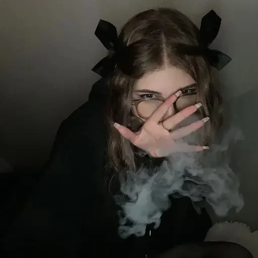 🫳 Стикер «°best girls ~» для Telegram