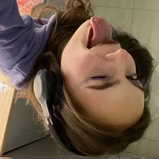 😛 Стикер «°best girls ~» для Telegram
