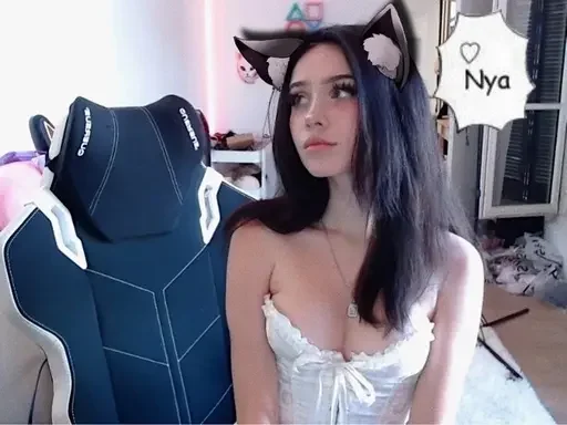 😼 Стикер «°best girls ~» для Telegram