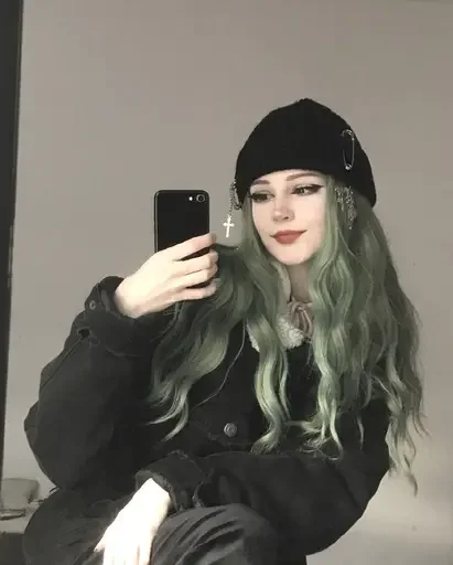 📱 Стикер «°best girls ~» для Telegram