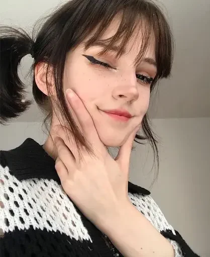 😉 Стикер «°best girls ~» для Telegram