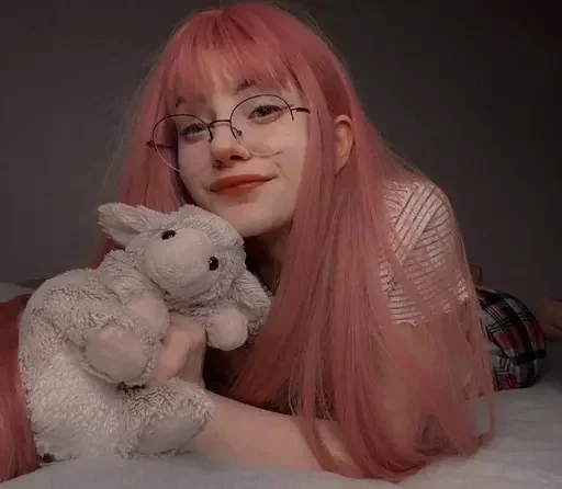 🐏 Стикер «°best girls ~» для Telegram