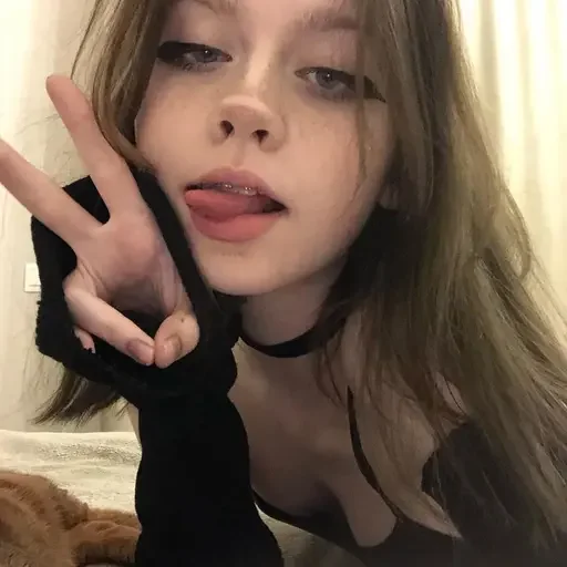 ✌️ Стикер «°best girls ~» для Telegram