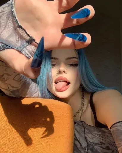 😋 Стикер «°best girls ~» для Telegram