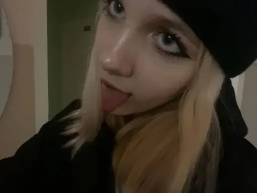 👅 Стикер «°best girls ~» для Telegram