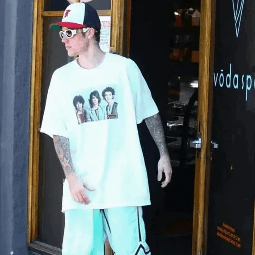 🤗 Стикер «Bieber mood» для Telegram