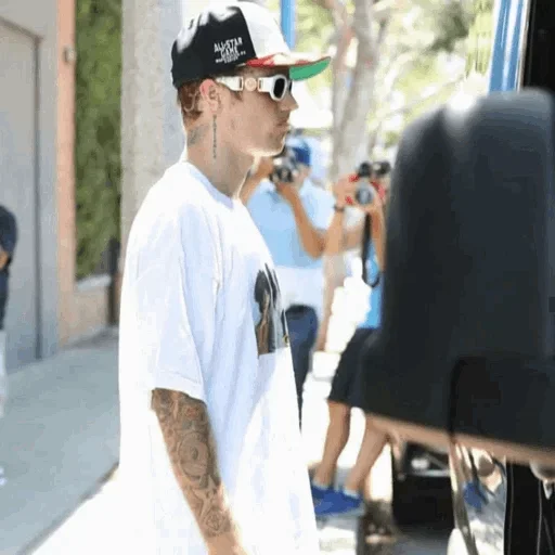 🤗 Стикер «Bieber mood» для Telegram