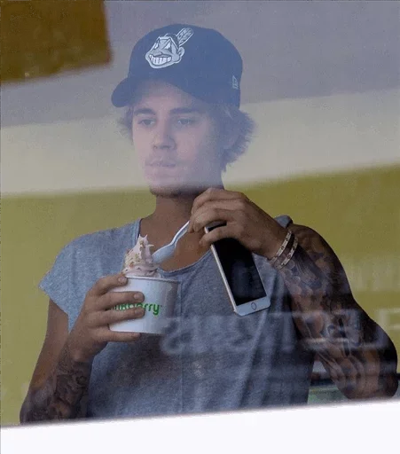 🤗 Стикер «Bieber mood» для Telegram