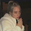 🙏 Эмодзи «billie eilish» для Telegram