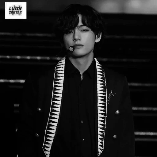 🖤 Стикер «black taehyung» для Telegram