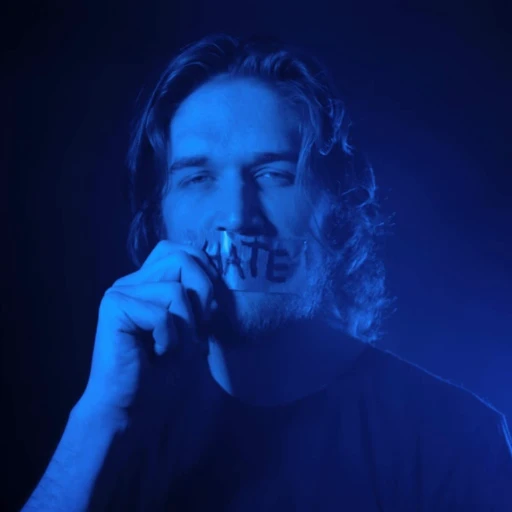 🤬 Стикер «Bo Burnham’s INSIDE» для Telegram