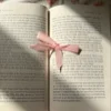 📝 Эмодзи «book girl» для Telegram
