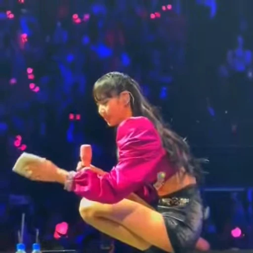 💘 Стикер «Born Pink Tour» для Telegram