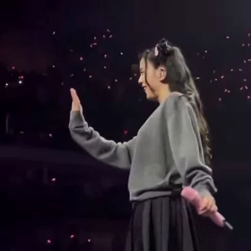 💘 Стикер «Born Pink Tour» для Telegram