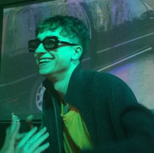 🕶️ Стикер «boulevarddepo» для Telegram