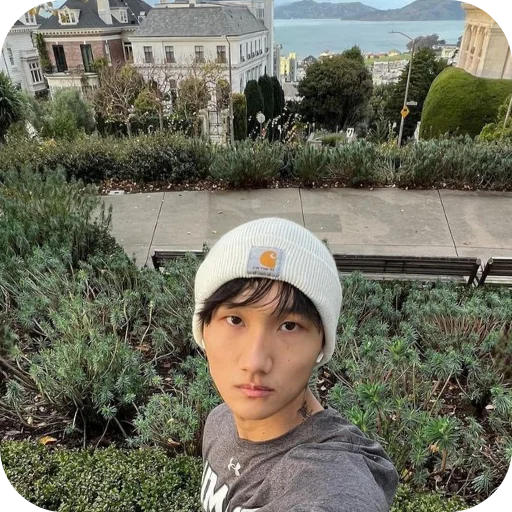 😕 Стикер «BoyWithUke» для Telegram