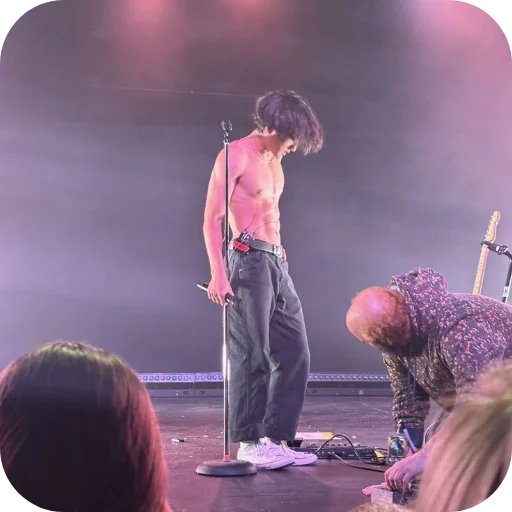 🎤 Стикер «BoyWithUke» для Telegram