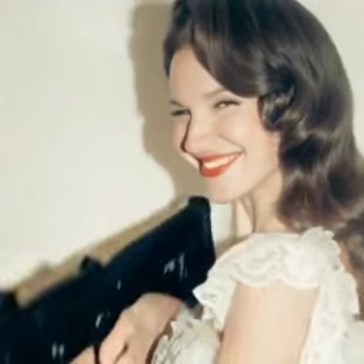 🥰 Стикер «divas» для Telegram