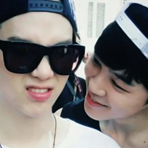 😁 Стикер «BTS&;s Derp Face» для Telegram