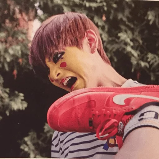 ✋ Стикер «BTS&;s Derp Face» для Telegram