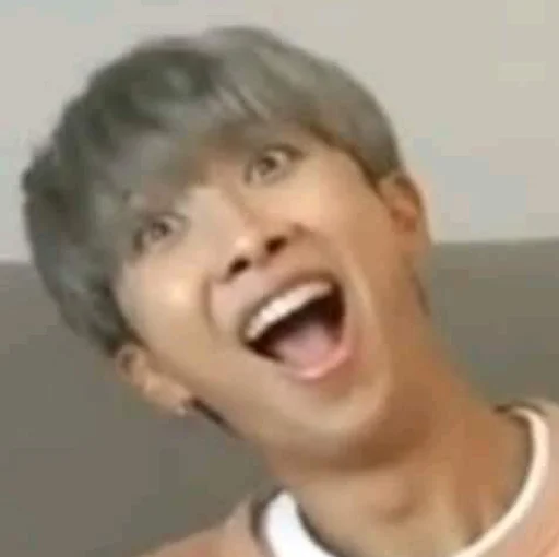 🙃 Стикер «БЭТЭЭС (BTS)» для Telegram