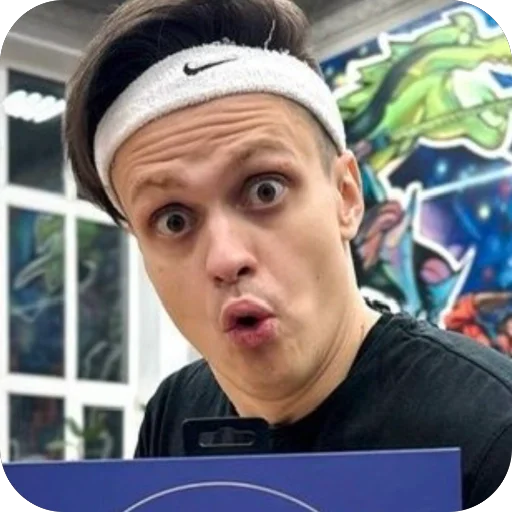 😮 Стикер «Buster» для Telegram