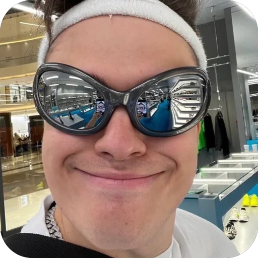 🙂 Стикер «Buster» для Telegram