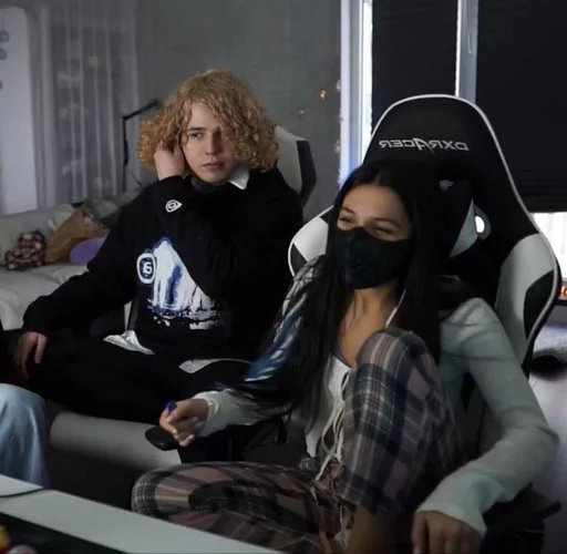 🤝 Стикер «twitch band» для Telegram