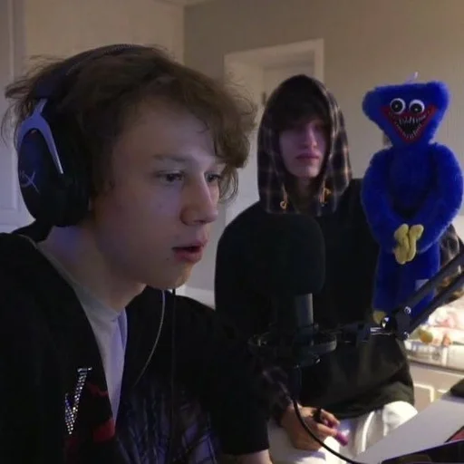 😮 Стикер «twitch band» для Telegram