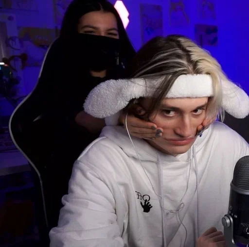 👹 Стикер «twitch band» для Telegram