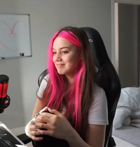 😊 Стикер «twitch band» для Telegram