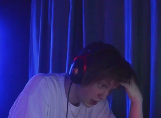 😑 Стикер «twitch band» для Telegram