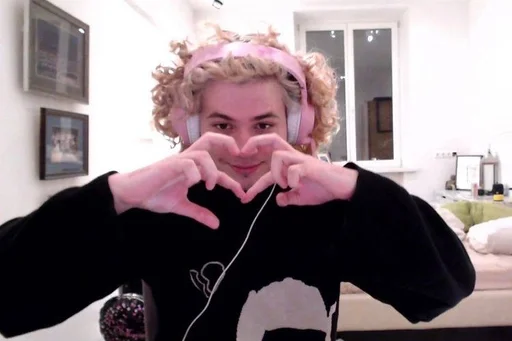 💗 Стикер «twitch band» для Telegram