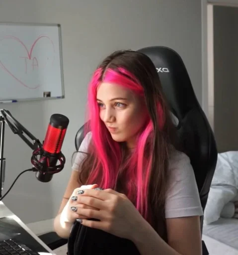 🥺 Стикер «twitch band» для Telegram