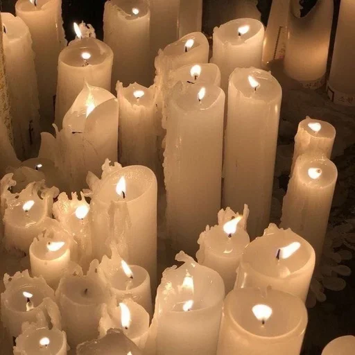 🕯️ Стикер «haunted house» для Telegram