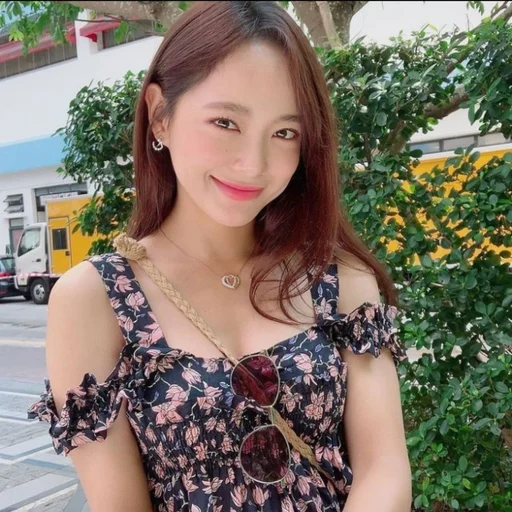 🌂 Стикер «Kim Se Jon» для Telegram