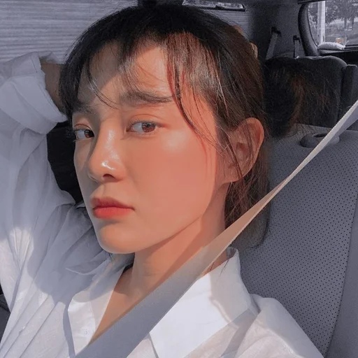 🌂 Стикер «Kim Se Jon» для Telegram