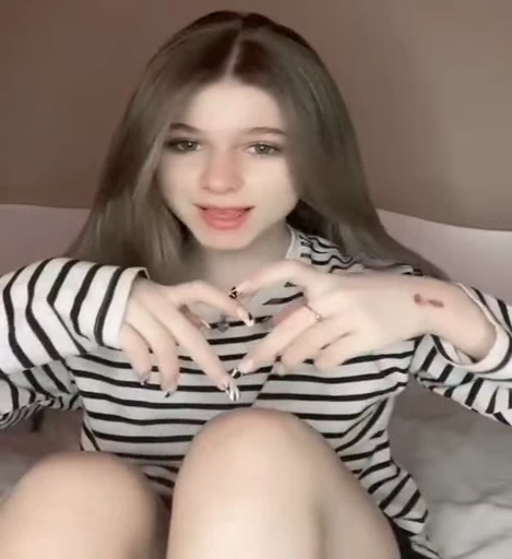 💞 Стикер «GIRLS» для Telegram