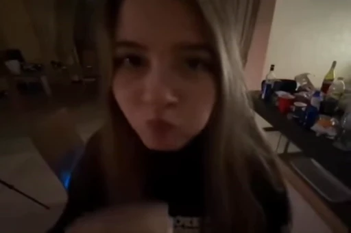 💞 Стикер «GIRLS» для Telegram
