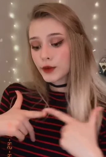 💞 Стикер «GIRLS» для Telegram